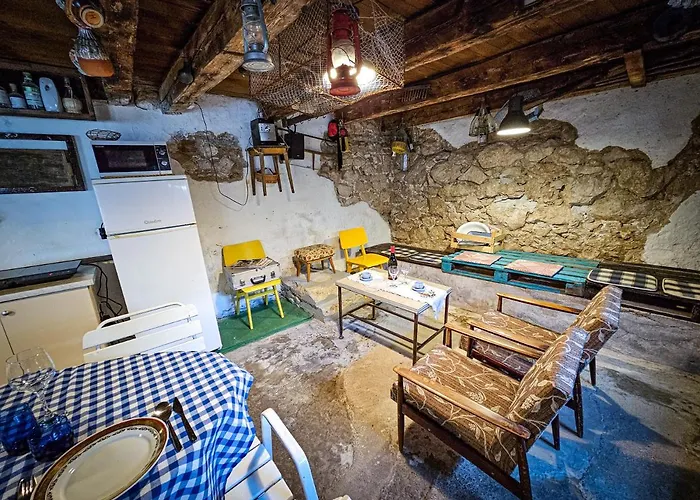 Feriehus Mamma Mia House By The Sea Bakar