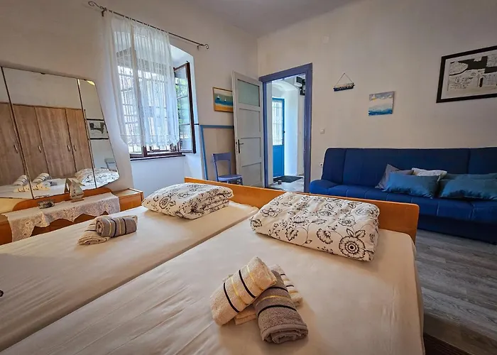 Mamma Mia House By The Sea *