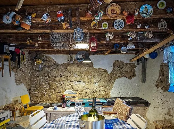 Mamma Mia House By The Sea Bakar