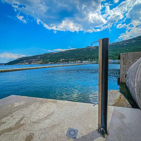 Mamma Mia House By The Sea Bakar