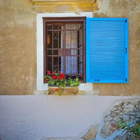 Mamma Mia House By The Sea Bakar