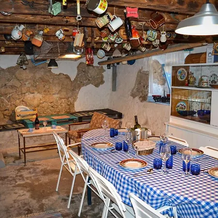 Mamma Mia House By The Sea Bakar